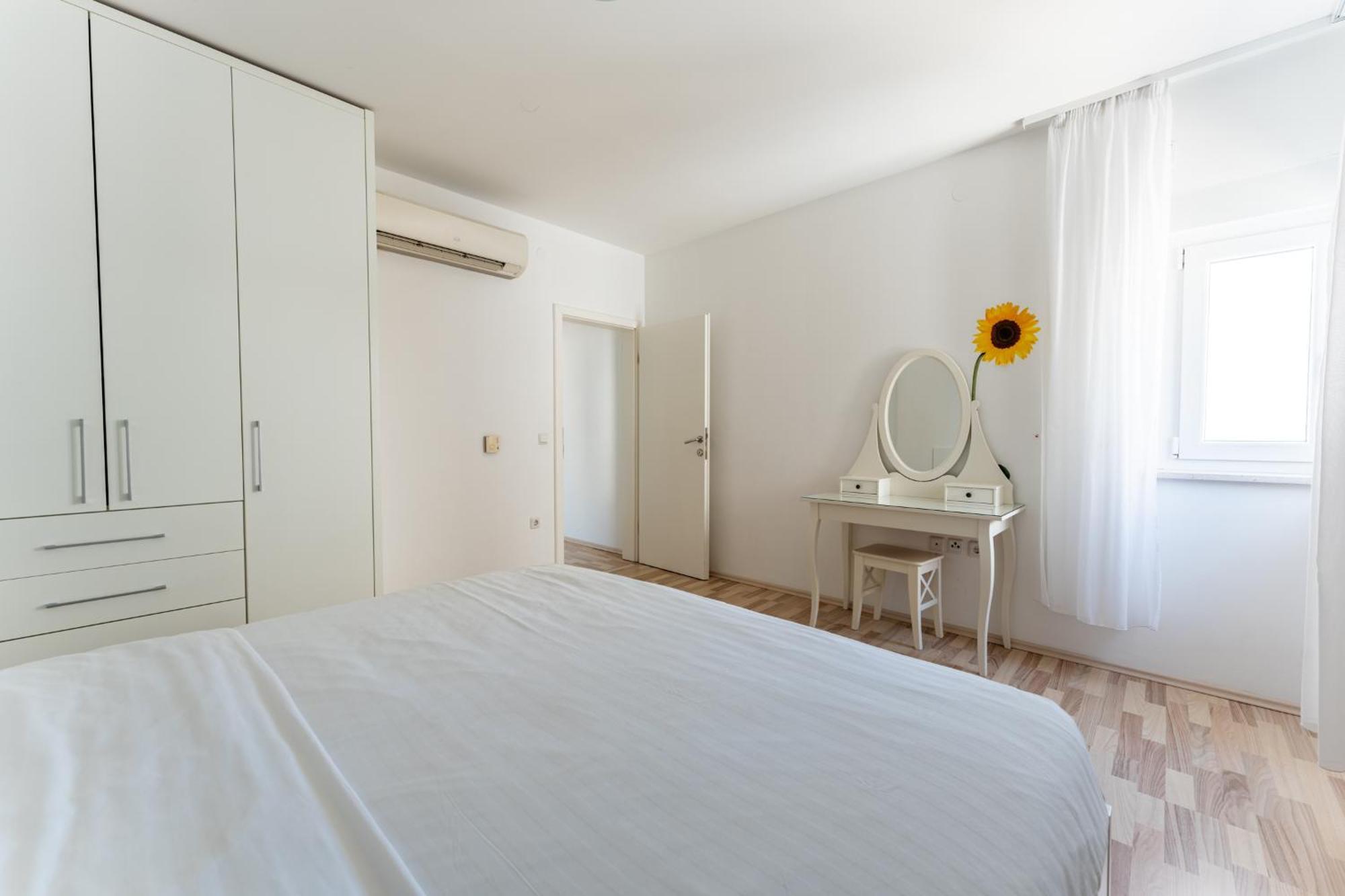 Apartments Barbati Novalja Exterior photo
